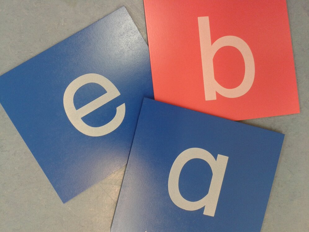 Sandpapierbuchstaben